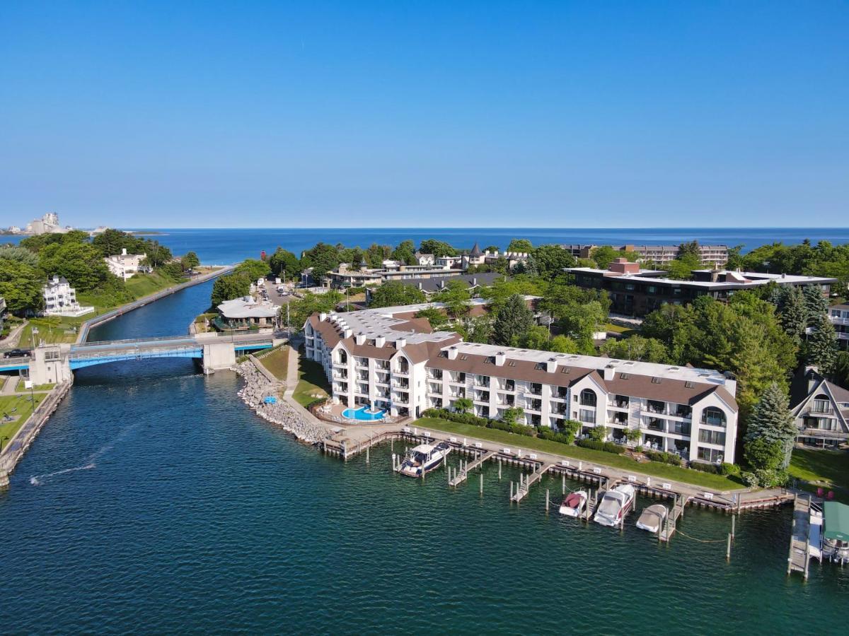 105 Edgewater Inn Charlevoix Exterior photo
